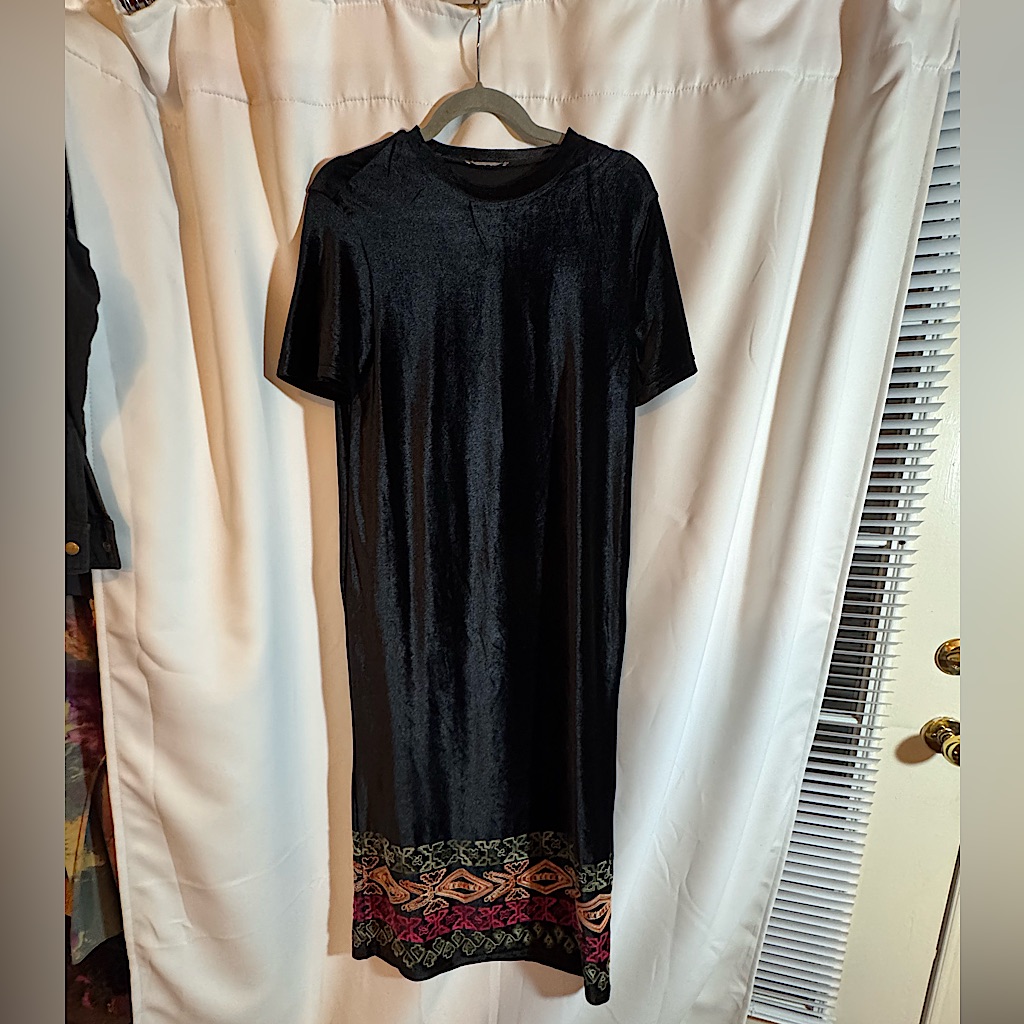 Zara Trafaluc -Velvet Midi / Maxi Dress With Embroidery Details - Women's Small